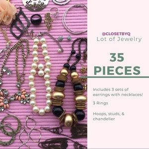 Lot of Jewelry Earrings/Necklaces/Rings Pre-owned